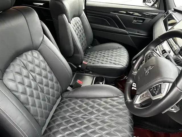 三菱 デリカＤ：５ ブラックエディション 道北・旭川 2024(令6)年 0.8万km アメジストブラック アルパイン11インチナビ/フリップダウンモニター/アラウンドビューモニター/フルセグTV/黒革シート/前席シートヒーター/ステアリングヒーター/両側パワースライドドア/パワーバックドア/コーナーセンサー/クルーズコントロール/ETC