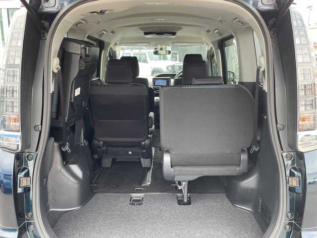 トヨタ ヴォクシー ZS 長野県 2014(平26)年 5.6万km ブラッキッシュアゲハガラスフレーク 禁煙車/純正ナビ【NSZT-W64】/（ＣＤ／ＤＶＤ／フルセグＴＶ／Ｂｌｕｅｔｏｏｔｈ）/バックカメラ/ビルトインＥＴＣ/社外フリップダウンモニター/両側パワースライドドア/前後ドライブレコーダー/革巻きステアリング/ステアリングスイッチ/LEDヘッドライト/フォグランプ/オートライト/スマートキー/Pスタート/電動格納ミラー/純正16インチAW/フロアマット/純正ドアバイザー