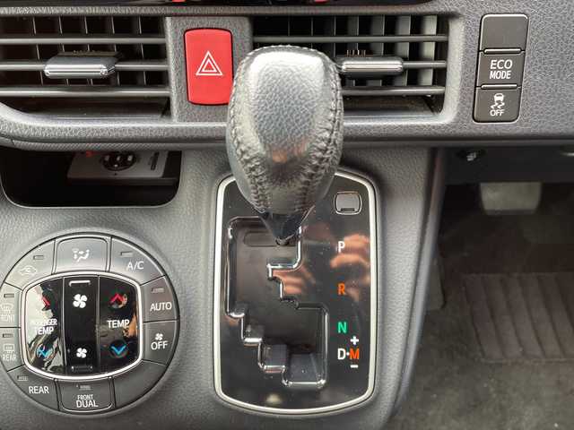 トヨタ ヴォクシー ZS 長野県 2014(平26)年 5.6万km ブラッキッシュアゲハガラスフレーク 禁煙車/純正ナビ【NSZT-W64】/（ＣＤ／ＤＶＤ／フルセグＴＶ／Ｂｌｕｅｔｏｏｔｈ）/バックカメラ/ビルトインＥＴＣ/社外フリップダウンモニター/両側パワースライドドア/前後ドライブレコーダー/革巻きステアリング/ステアリングスイッチ/LEDヘッドライト/フォグランプ/オートライト/スマートキー/Pスタート/電動格納ミラー/純正16インチAW/フロアマット/純正ドアバイザー