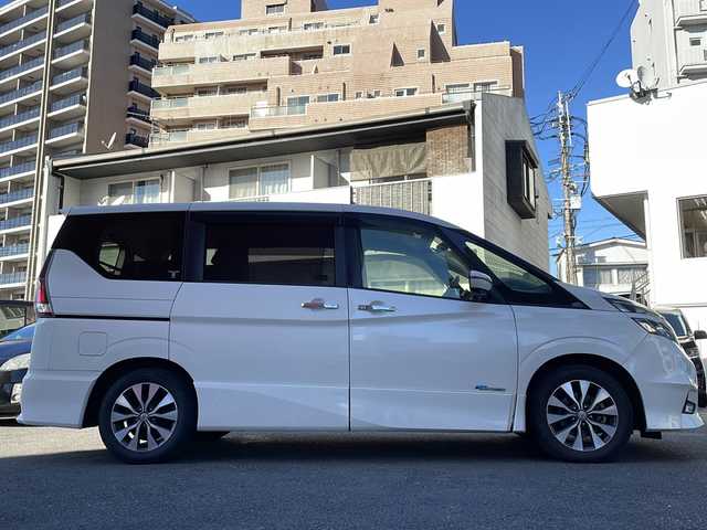 日産 セレナ