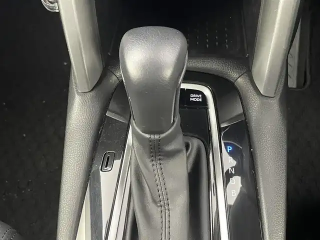 トヨタ カローラ クロス ハイブリッド Z 埼玉県 2023(令5)年 1.1万km プラチナホワイトパールマイカ 純正１０．５インチディスプレイオーディオ　パノラマルーフ　ＢＳＭ　バックカメラ　ビルトインＥＴＣ２．０　セーフティセンス　ＬＥＤヘッドライト　シートヒーター　ハーフレザーシート　地デジＴＶ