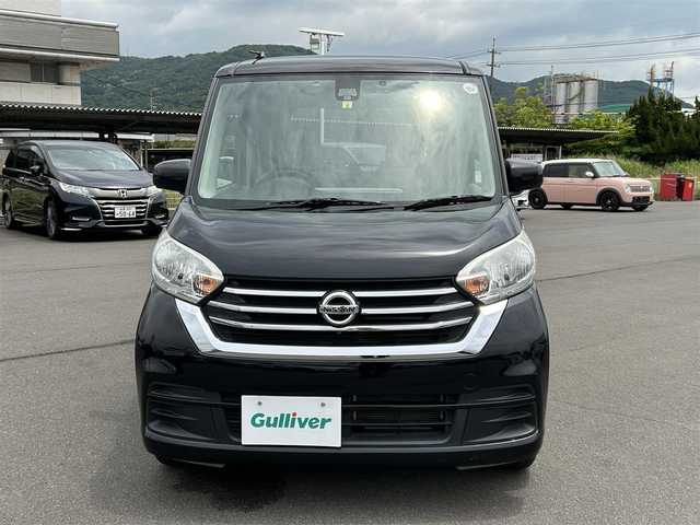 日産 デイズ ルークス X 岡山県 2018(平30)年 6.8万km ブラック 社外ナビ　/全周囲カメラ　/衝突被害軽減システム　/片側パワースライドドア　/バックカメラ　/前後ドライブレコーダー　/ETC　/横滑り防止装置　/Bluetooth　/14インチ純正アルミホイール　/USB入力端子