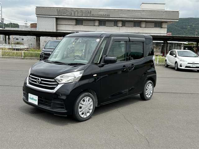 日産 デイズ ルークス X 岡山県 2018(平30)年 6.8万km ブラック 社外ナビ　/全周囲カメラ　/衝突被害軽減システム　/片側パワースライドドア　/バックカメラ　/前後ドライブレコーダー　/ETC　/横滑り防止装置　/Bluetooth　/14インチ純正アルミホイール　/USB入力端子