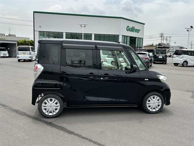 日産 デイズ ルークス X 岡山県 2018(平30)年 6.8万km ブラック 社外ナビ　/全周囲カメラ　/衝突被害軽減システム　/片側パワースライドドア　/バックカメラ　/前後ドライブレコーダー　/ETC　/横滑り防止装置　/Bluetooth　/14インチ純正アルミホイール　/USB入力端子
