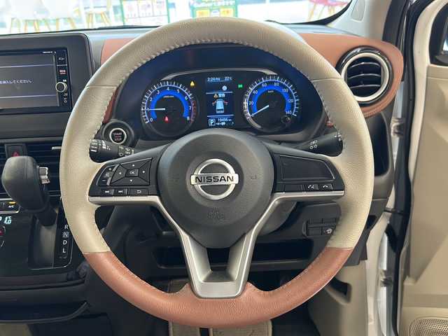 日産 デイズ ボレロ 岐阜県 2022(令4)年 2万km ホワイトパール 純正ナビゲーション/Bluetooth/フルセグ視聴・CD/DVD/エマージェンシーブレーキ/アラウンドビューモニター/ハーフレザーシート/革巻きステアリング/プッシュスタート/スマートキー/アイドリングストップ/クリアランスソナー/オートライト/ヘッドライトレベライザー/取扱説明書・記録簿