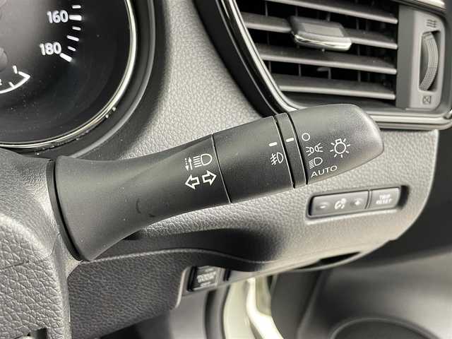日産 エクストレイル 20Xi 埼玉県 2018(平30)年 5.7万km ブリリアントホワイトパール 純正7型ナビ/（BT/フルTV/AM/FM/CD/DVD）/アラウンドビューモニター/パワースライドドア/プロパイロット/エマージェンシーブレーキ/オートホールド/純正アルミホイール/純正フロアマット