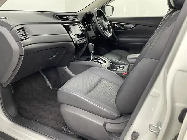 日産 エクストレイル 20Xi 埼玉県 2018(平30)年 5.7万km ブリリアントホワイトパール 純正7型ナビ/（BT/フルTV/AM/FM/CD/DVD）/アラウンドビューモニター/パワースライドドア/プロパイロット/エマージェンシーブレーキ/オートホールド/純正アルミホイール/純正フロアマット