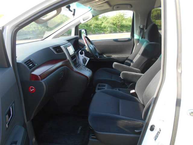 トヨタ ヴェルファイア 2．4Z 福岡県 2009(平21)年 11.4万km ホワイトパールクリスタルシャイン ●ワンオーナー/●左側パワースライドドア/●純正HDDナビ/フルセグTV/●バックカメラ/●前後コーナーセンサー/●純正フリップダウンモニター/●スマートキー×2/●エンジンプッシュスタート/●ETC