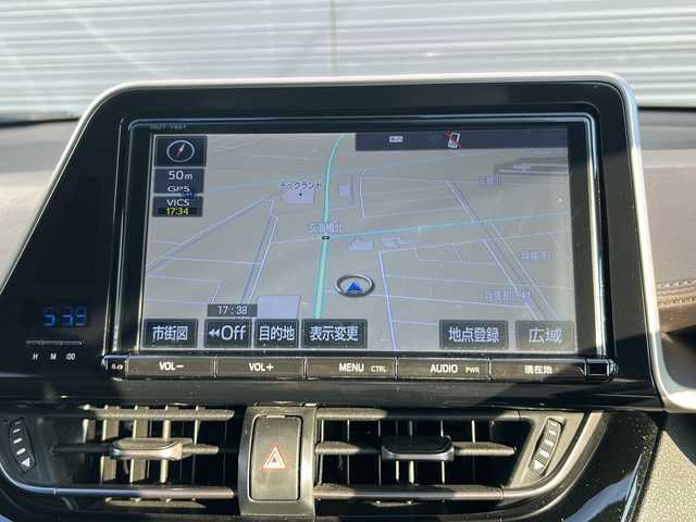 トヨタ Ｃ－ＨＲ G 佐賀県 2017(平29)年 9.3万km ホワイトパールクリスタルシャイン 純正ナビ(NSZT-Y66T)/Bluetooth/CD/DVD/フルセグTV/バックカメラ/クルーズコントロール/トヨタセーフティセンス/・衝突軽減システム/・レーンキープアシスト/・クリアランスソナー/ブレーキホールド/LEDオートライト/オートマチックハイビーム/オートエアコン/シートヒーター/ステアリングスイッチ/ETC/純正アルミホイール/保証書/取扱説明書/点検記録簿(H29/30/31/R5/6)