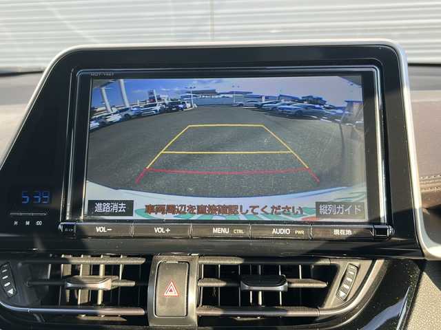トヨタ Ｃ－ＨＲ G 佐賀県 2017(平29)年 9.3万km ホワイトパールクリスタルシャイン 純正ナビ(NSZT-Y66T)/Bluetooth/CD/DVD/フルセグTV/バックカメラ/クルーズコントロール/トヨタセーフティセンス/・衝突軽減システム/・レーンキープアシスト/・クリアランスソナー/ブレーキホールド/LEDオートライト/オートマチックハイビーム/オートエアコン/シートヒーター/ステアリングスイッチ/ETC/純正アルミホイール/保証書/取扱説明書/点検記録簿(H29/30/31/R5/6)