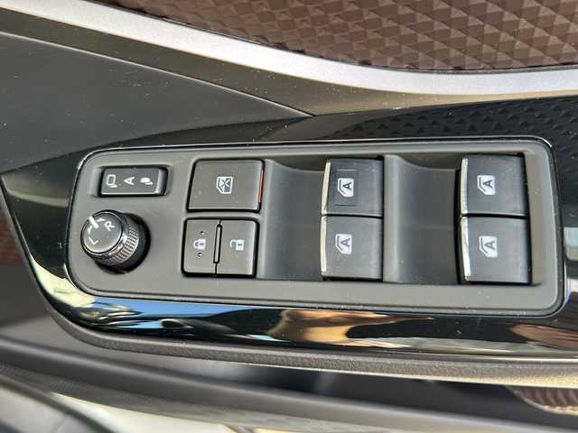 トヨタ Ｃ－ＨＲ G 佐賀県 2017(平29)年 9.3万km ホワイトパールクリスタルシャイン 純正ナビ(NSZT-Y66T)/Bluetooth/CD/DVD/フルセグTV/バックカメラ/クルーズコントロール/トヨタセーフティセンス/・衝突軽減システム/・レーンキープアシスト/・クリアランスソナー/ブレーキホールド/LEDオートライト/オートマチックハイビーム/オートエアコン/シートヒーター/ステアリングスイッチ/ETC/純正アルミホイール/保証書/取扱説明書/点検記録簿(H29/30/31/R5/6)