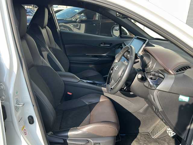 トヨタ Ｃ－ＨＲ G 佐賀県 2017(平29)年 9.3万km ホワイトパールクリスタルシャイン 純正ナビ(NSZT-Y66T)/Bluetooth/CD/DVD/フルセグTV/バックカメラ/クルーズコントロール/トヨタセーフティセンス/・衝突軽減システム/・レーンキープアシスト/・クリアランスソナー/ブレーキホールド/LEDオートライト/オートマチックハイビーム/オートエアコン/シートヒーター/ステアリングスイッチ/ETC/純正アルミホイール/保証書/取扱説明書/点検記録簿(H29/30/31/R5/6)