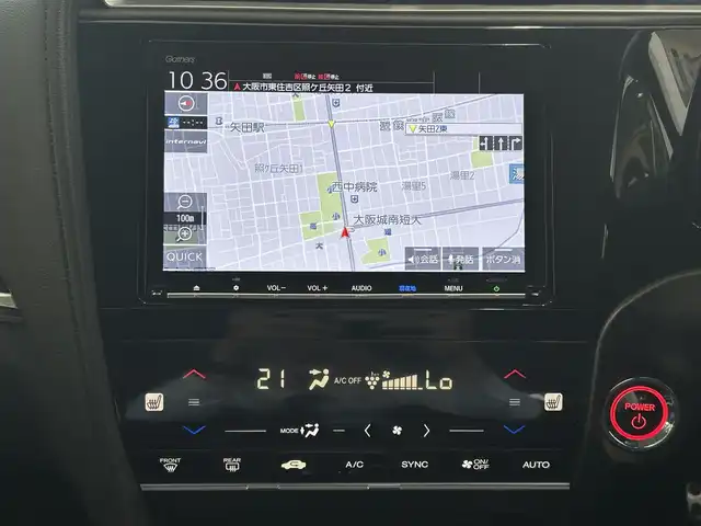ホンダ シャトル ハイブリッド X ホンダセンシング 大阪府 2020(令2)年 2.6万km プラチナホワイトパール ワンオーナー/Honda　SENSING/・衝突軽減ブレーキ/・誤発進抑制機能/・歩行者事故低減ステアリング/・先行者発進お知らせ機能/・標識認識機能/・路外逸脱抑制機能/・ACCアダプティブクルーズコントロール/・車線維持支援システム後方誤発進抑制機能/8インチディーラーオプションナビ（VXM-207VFEi）/フルセグテレビ/AM/FM/BT/バックカメラ/前後純正ドライブレコーダー（ナビ連動タイプ）/フルフラットシート/ISOFIX/オートライト/ステアリングスイッチ/ビルドインETC/ドアバイザー/ハーフレザーシート/シートヒーター/スペアキー/取扱説明書/保証書