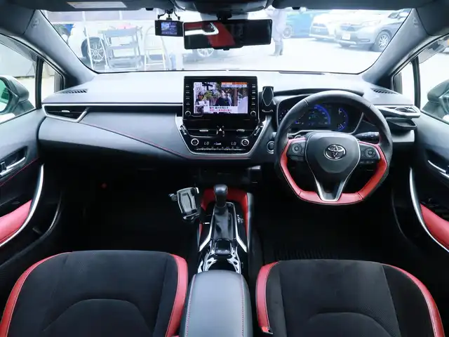 トヨタ カローラ スポーツ G Z 千葉県 2022(令4)年 1.9万km シルバーM モデリスタエアロ(F・S・R)/モデリスタ ドアハンドルプロテクター/運転席ドアのみ装着　未使用品1個有り/モデリスタ ドアハンドルガーニッシュ/BLITZ車高調/ENKEI PerformanceLine PF07 19インチAW/KENSTYLEステアリング TD03(レッドステッチ)/純正ステアリング有り/前後ドライブレコーダー/（CSD-790FHG・CSD-CM01)/純正フロアマット/純正ドアバイザー/純正レインクリアリングブルーミラー/通常ミラー有り/純正ディスプレイオーディオ/・AM/FM/CD/DVD/Bluetooth/フルセグTV/デジタルインナーミラー/ブラインドスポットモニター(BSM)/スマートキー×2本/ビルトインETC/ハーフレザー(赤/黒)/前席シートヒーター /パドルシフト/レーダークルーズコントロール/レーンキープアシスト/衝突軽減ブレーキ/オートハイビーム/LEDヘッドライト/LEDフォグランプ/ヘッドライトレベライザー/電動パーキングブレーキ/ブレーキホールド機能/先行車発進お知らせ機能/横滑り防止装置/USB充電/取扱説明書/保証書