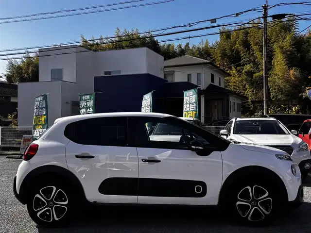 シトロエン シトロエン Ｃ３ フィール 熊本県 2020(令2)年 5.7万km ブランバンキーズ 純正ディスプレイオーディオ/【Bluetooth再生/MirrorLink/AndroidAuto】/アクティブセーフティブレーキ/レーンアシスト/パーキングセンサー/クルーズコントロール/インテリジェントハイビーム/LEDオートライト/トラクションコントロール/コーナーセンサー/ETC/ドライブレコーダー前後