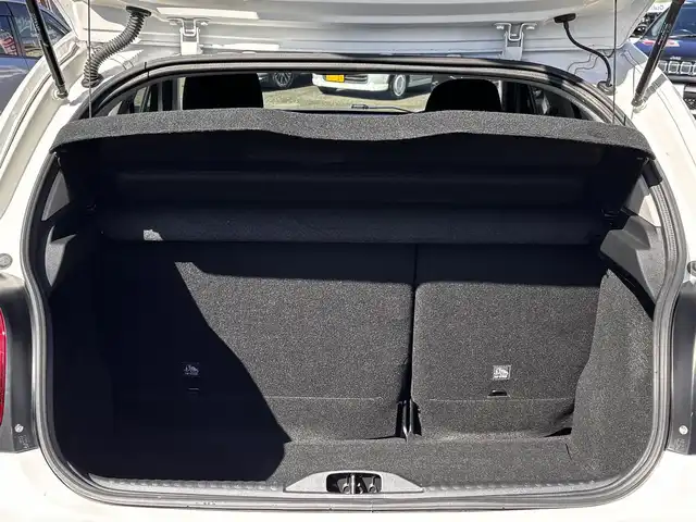 シトロエン シトロエン Ｃ３ フィール 熊本県 2020(令2)年 5.7万km ブランバンキーズ 純正ディスプレイオーディオ/【Bluetooth再生/MirrorLink/AndroidAuto】/アクティブセーフティブレーキ/レーンアシスト/パーキングセンサー/クルーズコントロール/インテリジェントハイビーム/LEDオートライト/トラクションコントロール/コーナーセンサー/ETC/ドライブレコーダー前後