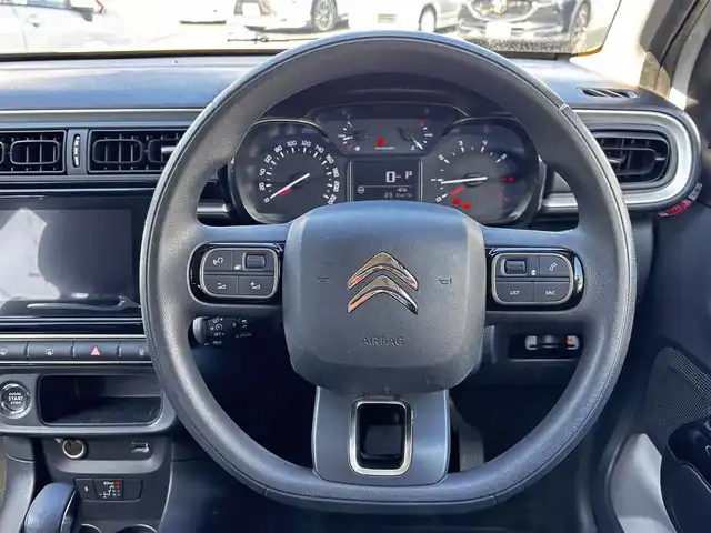 シトロエン シトロエン Ｃ３ フィール 熊本県 2020(令2)年 5.7万km ブランバンキーズ 純正ディスプレイオーディオ/【Bluetooth再生/MirrorLink/AndroidAuto】/アクティブセーフティブレーキ/レーンアシスト/パーキングセンサー/クルーズコントロール/インテリジェントハイビーム/LEDオートライト/トラクションコントロール/コーナーセンサー/ETC/ドライブレコーダー前後