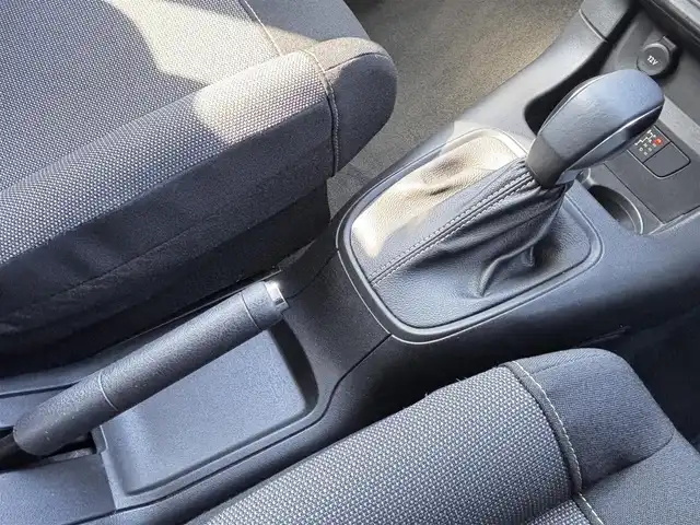 シトロエン シトロエン Ｃ３ フィール 熊本県 2020(令2)年 5.7万km ブランバンキーズ 純正ディスプレイオーディオ/【Bluetooth再生/MirrorLink/AndroidAuto】/アクティブセーフティブレーキ/レーンアシスト/パーキングセンサー/クルーズコントロール/インテリジェントハイビーム/LEDオートライト/トラクションコントロール/コーナーセンサー/ETC/ドライブレコーダー前後