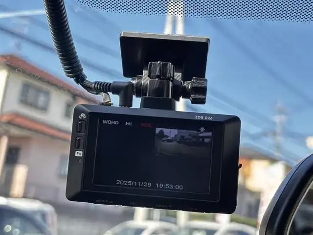 シトロエン シトロエン Ｃ３ フィール 熊本県 2020(令2)年 5.7万km ブランバンキーズ 純正ディスプレイオーディオ/【Bluetooth再生/MirrorLink/AndroidAuto】/アクティブセーフティブレーキ/レーンアシスト/パーキングセンサー/クルーズコントロール/インテリジェントハイビーム/LEDオートライト/トラクションコントロール/コーナーセンサー/ETC/ドライブレコーダー前後