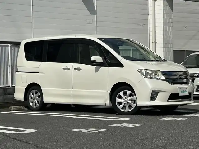 日産 セレナ ハイウェイスター Vセレクション 群馬県 2012(平24)年 6.4万km ブリリアントホワイトパール 純正ナビ（フルセグ・BT・DVD・CD・FM/AM）/プッシュスタート/本革ステアリング/スマートキー/ETC/電格ミラー/バックカメラ/LEDヘッドライト/純正フロアマット/3列シート/オートライト/取扱説明書・保証書・記録簿