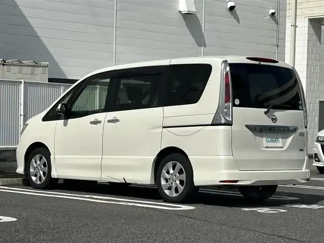 日産 セレナ ハイウェイスター Vセレクション 群馬県 2012(平24)年 6.4万km ブリリアントホワイトパール 純正ナビ（フルセグ・BT・DVD・CD・FM/AM）/プッシュスタート/本革ステアリング/スマートキー/ETC/電格ミラー/バックカメラ/LEDヘッドライト/純正フロアマット/3列シート/オートライト/取扱説明書・保証書・記録簿