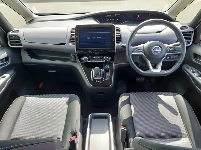 日産 セレナ e－パワー ハイウェイスター V 東京都 2022(令4)年 4.1万km ブリリアントホワイトパール 全方位運転支援システム/・エマージェンシーブレーキ/・踏み間違い衝突防止アシスト/・車線逸脱防止支援/・ブラインドスポットアシスト/・プロパイロット/・アラウンドビューモニター/インテリジェントルームミラー/プッシュスタート/純正ナビ/フルセグTV/ETC/ドライブレコーダー/両側パワースライドドア/シートヒーター/ステアリングヒーター/パーソナルテーブル/後席ロールサンシェード/LEDヘッドライト/16インチ純正アルミホイール
