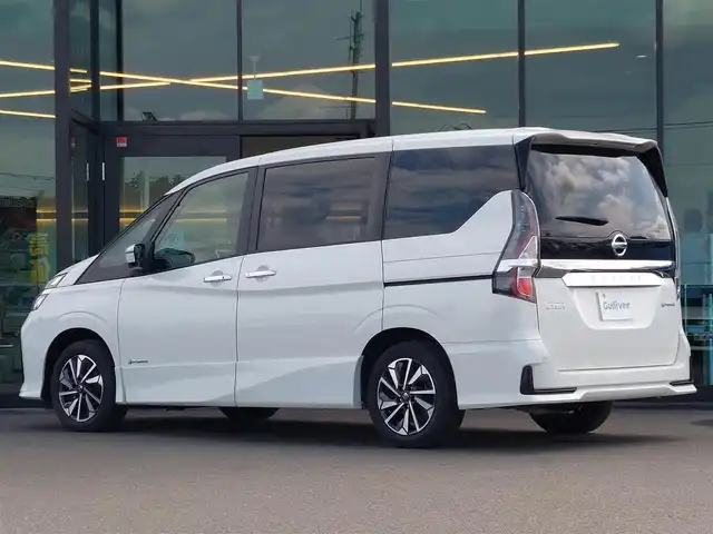 日産 セレナ e－パワー ハイウェイスター V 東京都 2022(令4)年 4.1万km ブリリアントホワイトパール 全方位運転支援システム/・エマージェンシーブレーキ/・踏み間違い衝突防止アシスト/・車線逸脱防止支援/・ブラインドスポットアシスト/・プロパイロット/・アラウンドビューモニター/インテリジェントルームミラー/プッシュスタート/純正ナビ/フルセグTV/ETC/ドライブレコーダー/両側パワースライドドア/シートヒーター/ステアリングヒーター/パーソナルテーブル/後席ロールサンシェード/LEDヘッドライト/16インチ純正アルミホイール