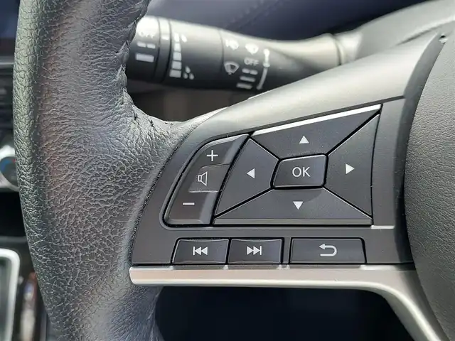 日産 セレナ e－パワー ハイウェイスター V 東京都 2022(令4)年 4.1万km ブリリアントホワイトパール 全方位運転支援システム/・エマージェンシーブレーキ/・踏み間違い衝突防止アシスト/・車線逸脱防止支援/・ブラインドスポットアシスト/・プロパイロット/・アラウンドビューモニター/インテリジェントルームミラー/プッシュスタート/純正ナビ/フルセグTV/ETC/ドライブレコーダー/両側パワースライドドア/シートヒーター/ステアリングヒーター/パーソナルテーブル/後席ロールサンシェード/LEDヘッドライト/16インチ純正アルミホイール