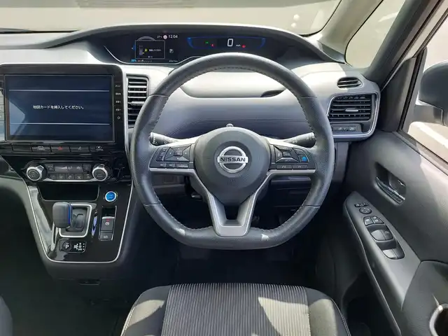日産 セレナ e－パワー ハイウェイスター V 東京都 2022(令4)年 4.1万km ブリリアントホワイトパール 全方位運転支援システム/・エマージェンシーブレーキ/・踏み間違い衝突防止アシスト/・車線逸脱防止支援/・ブラインドスポットアシスト/・プロパイロット/・アラウンドビューモニター/インテリジェントルームミラー/プッシュスタート/純正ナビ/フルセグTV/ETC/ドライブレコーダー/両側パワースライドドア/シートヒーター/ステアリングヒーター/パーソナルテーブル/後席ロールサンシェード/LEDヘッドライト/16インチ純正アルミホイール