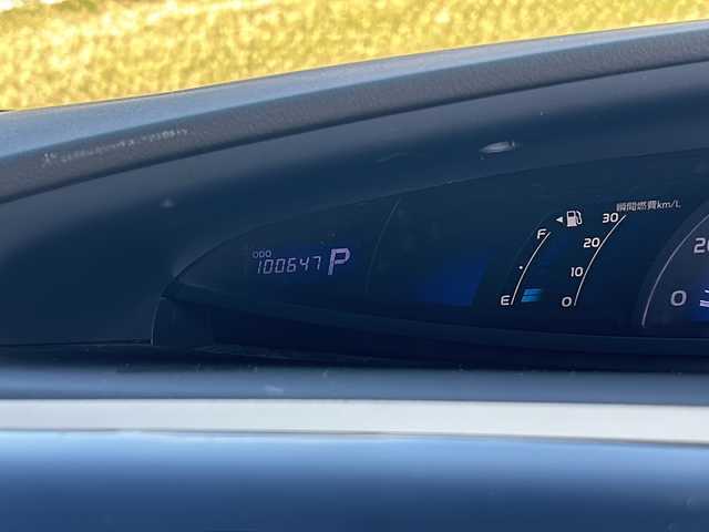 トヨタ エスティマ ハイブリッド X 山形県 2015(平27)年 10.1万km シルバーM 禁煙車/４WD/純正SDナビ/（AM/FM/TV/CD/DVD/SD/BT)/クルーズコントロール/ETC/フロントワイパーデアイサー/AC100V電源/nanoe/バックカメラ/片側パワースライドドア/オットマン/ステアリングスイッチ/ドアバイザー/電動格納ミラー/フォグランプ/純正AW