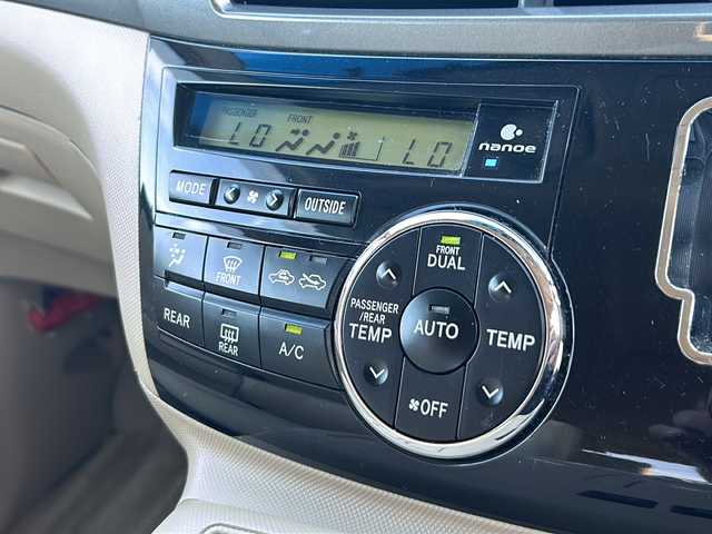 トヨタ エスティマ ハイブリッド X 山形県 2015(平27)年 10.1万km シルバーM 禁煙車/４WD/純正SDナビ/（AM/FM/TV/CD/DVD/SD/BT)/クルーズコントロール/ETC/フロントワイパーデアイサー/AC100V電源/nanoe/バックカメラ/片側パワースライドドア/オットマン/ステアリングスイッチ/ドアバイザー/電動格納ミラー/フォグランプ/純正AW