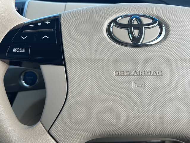 トヨタ エスティマ ハイブリッド X 山形県 2015(平27)年 10.1万km シルバーM 禁煙車/４WD/純正SDナビ/（AM/FM/TV/CD/DVD/SD/BT)/クルーズコントロール/ETC/フロントワイパーデアイサー/AC100V電源/nanoe/バックカメラ/片側パワースライドドア/オットマン/ステアリングスイッチ/ドアバイザー/電動格納ミラー/フォグランプ/純正AW