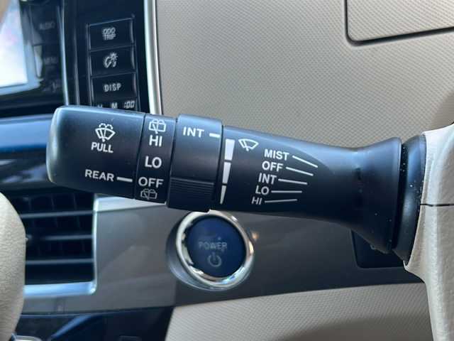 トヨタ エスティマ ハイブリッド X 山形県 2015(平27)年 10.1万km シルバーM 禁煙車/４WD/純正SDナビ/（AM/FM/TV/CD/DVD/SD/BT)/クルーズコントロール/ETC/フロントワイパーデアイサー/AC100V電源/nanoe/バックカメラ/片側パワースライドドア/オットマン/ステアリングスイッチ/ドアバイザー/電動格納ミラー/フォグランプ/純正AW