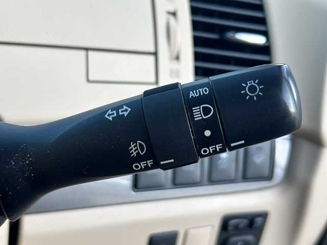 トヨタ エスティマ ハイブリッド X 山形県 2015(平27)年 10.1万km シルバーM 禁煙車/４WD/純正SDナビ/（AM/FM/TV/CD/DVD/SD/BT)/クルーズコントロール/ETC/フロントワイパーデアイサー/AC100V電源/nanoe/バックカメラ/片側パワースライドドア/オットマン/ステアリングスイッチ/ドアバイザー/電動格納ミラー/フォグランプ/純正AW