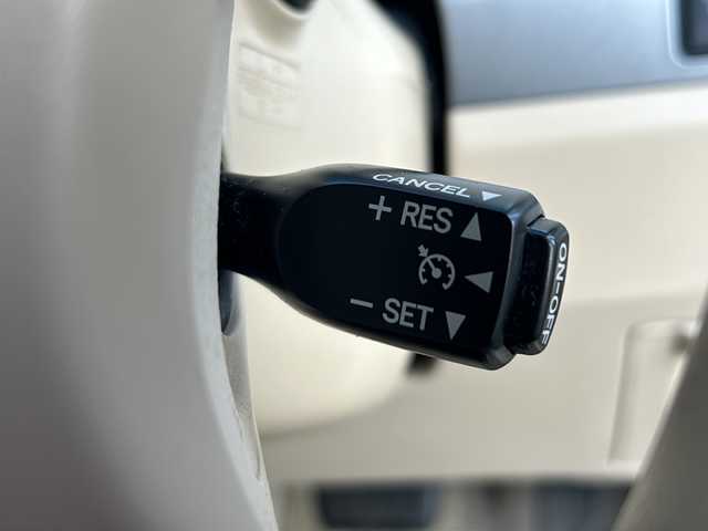 トヨタ エスティマ ハイブリッド X 山形県 2015(平27)年 10.1万km シルバーM 禁煙車/４WD/純正SDナビ/（AM/FM/TV/CD/DVD/SD/BT)/クルーズコントロール/ETC/フロントワイパーデアイサー/AC100V電源/nanoe/バックカメラ/片側パワースライドドア/オットマン/ステアリングスイッチ/ドアバイザー/電動格納ミラー/フォグランプ/純正AW