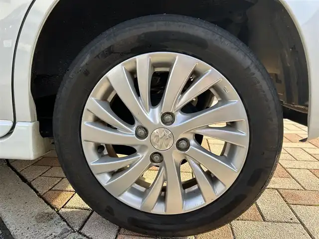 スズキ スペーシア カスタム Z 新潟県 2017(平29)年 10.3万km ピュアホワイトP (株)IDOMが運営する【じしゃロン新潟店】の自社ローン専用車両になります。/こちらは現金またはオートローンご利用時の価格です。自社ローンご希望の方は別途その旨お申付け下さい/プッシュスタート/スマートキー/純正ナビ/CD、DVD、FM、AM視聴可能/フルセグテレビ(走行時視聴可能)/シートヒーター(D席のみ)/パワースライドドア/純正AW/純正キセノンヘッドランプ/ウインカーミラー