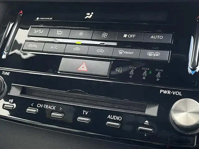 レクサス ＩＳ 300h Fスポーツ 東京都 2022(令4)年 3.4万km ホワイトノーヴァガラスフレーク メーカーナビ/フルセグTV/Bluetooth接続/パノラミックビューモニター/3連LEDヘッドライト/オレンジキャリパー/ETC/レザーシート/シートヒーター/レクサスセーフティシステム/プリクラッシュセーフティ/レーンキープアシスト/ブラインドスポットモニター/アダプティブクルーズコントロール/スマートキー/プッシュスタート/サイドエアバック/カーテンエアバック