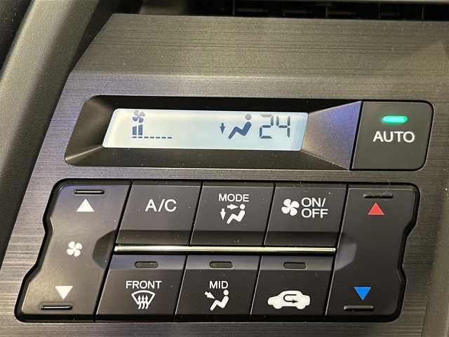 ホンダ Ｓ６６０ コンセプトエディション 岐阜県 2015(平27)年 1.5万km プレミアムスターホワイトP コンセプトエディション/ターボ/6速MT/バックカメラ/ETC/USB接続/HDMI/クルーズコントロール/革シート/オートエアコン/純正フロアマット/プッシュスタート/スマートキー/スペアキー/LEDヘッドライト/オートライト/純正アルミホイール