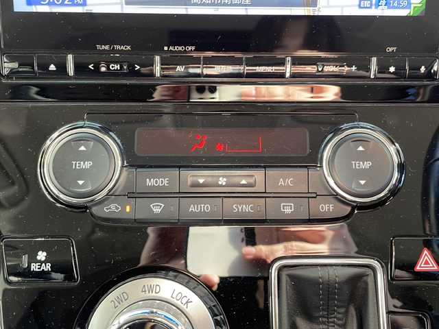 三菱 デリカＤ：５ アーバンギア G パワーパッケージ 高知県 2019(令1)年 8.6万km ウォームホワイトパール 10インチナビ/・フルセグTV/・Bluetoothオーディオ/・CD/DVD/全方位モニター/４WD/両側パワースライドドア/ALPINEフリップダウンモニター/ETC/クルコン/パワーシート/シートヒーター/LEDヘッドライト/オートライト/レーンキープアシスト/パワーバックドア/パドルシフト/7人乗り/純正フロアマット/スマートキー