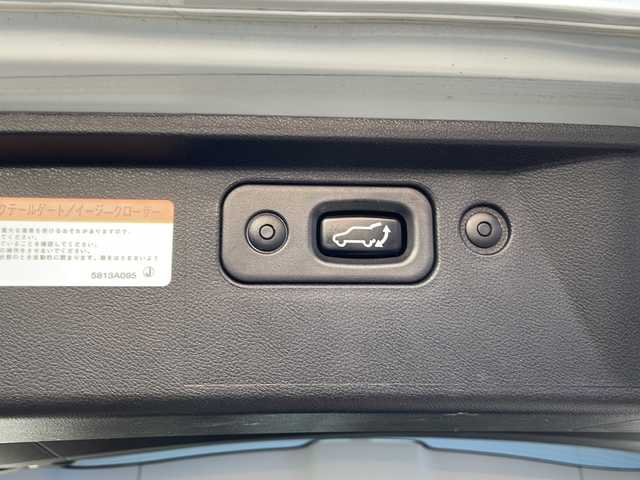 三菱 デリカＤ：５ アーバンギア G パワーパッケージ 高知県 2019(令1)年 8.6万km ウォームホワイトパール 10インチナビ/・フルセグTV/・Bluetoothオーディオ/・CD/DVD/全方位モニター/４WD/両側パワースライドドア/ALPINEフリップダウンモニター/ETC/クルコン/パワーシート/シートヒーター/LEDヘッドライト/オートライト/レーンキープアシスト/パワーバックドア/パドルシフト/7人乗り/純正フロアマット/スマートキー