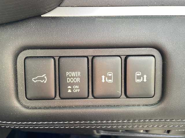 三菱 デリカＤ：５ アーバンギア G パワーパッケージ 高知県 2019(令1)年 8.6万km ウォームホワイトパール 10インチナビ/・フルセグTV/・Bluetoothオーディオ/・CD/DVD/全方位モニター/４WD/両側パワースライドドア/ALPINEフリップダウンモニター/ETC/クルコン/パワーシート/シートヒーター/LEDヘッドライト/オートライト/レーンキープアシスト/パワーバックドア/パドルシフト/7人乗り/純正フロアマット/スマートキー