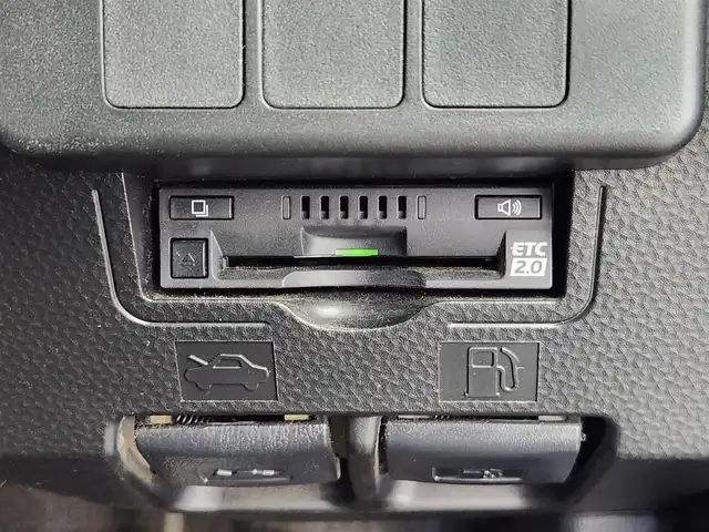 トヨタ タンク カスタムG S 愛知県 2018(平30)年 5.2万km ブラックマイカメタリック 純正ドライブレコーダー/ETC2.0/シートヒーター/両側パワースライドドア/純正9インチナビ/・フルセグTV/・CD/・DVD/・Bluetooth/・ラジオ/バックカメラ/クルーズコントロール/テレビキャンセラー/スマートアシスト/横滑り防止装置/ロールサンシェード/純正14インチアルミホイール/ドアバイザー