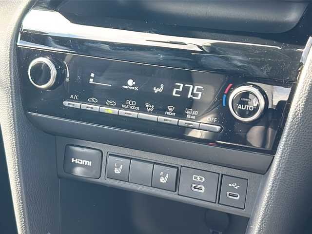 トヨタ ヤリスクロス ハイブリッド GRスポーツ 愛知県 2025(令7)年 0.8万km ブラックマイカ/プラチナホワイトパールマイカ /禁煙車/ワンオーナー//8インチディスプレイオーディオ/　（コネクティッドナビ）//フルセグTV・Bluetooth・USB//ビルトインETC2.0//バックカメラ・パノラミックビューモニター//前後ドライブレコーダー//トヨタセーフティセンス//プリクラッシュセーフティ//レーンディパーチャーアラート//レーダークルーズコントロール/　（全車速追従機能付き）//オートマチックハイビーム//ブラインドスポットモニター//クリアランスソナー//パーキングサポートブレーキ//安心降車アシスト//ロードサインアシスト//前席シートヒーター//ステアリングヒーター//パワーバックドア//電動パーキング・ブレーキホールド//横滑り防止装置（TRC）//EVモード//純正１８インチアルミ//LEDオートライト//電動格納ミラーウィンカー//GR用フロアマット//純正ドアバイザー//ISOFIX//プッシュスタート//取扱説明書/新車保証書//スペアキー