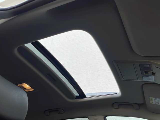 シボレー キャプティバ ラグジュアリー 愛知県 2017(平29)年 9.8万km パール ワンオーナー/ディスプレイオーディオ/バックカメラ/電動スライドサンルーフ/ルーフレール/純正１９インチアルミホイール/Bluetooth・AM・FM・USB・AUX/ETC・前後ドライブレコーダー/レザーシート/運転席パワーシート/運転席助手席シートヒーター/純正フロアマット/ヒルディセントコントロール/クルーズコントロール/ブラインドスポットモニター(BSM)/前後クリアランスソナ―/横滑り防止/電動格納ミラー/HIDヘッドライト/オートライト/フロント・リヤフォグランプ/リモコンキー/イモビライザー/新車保証書/取扱説明書