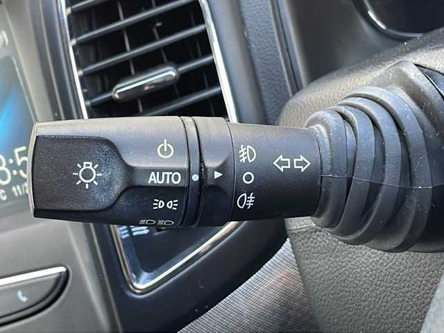 シボレー キャプティバ ラグジュアリー 愛知県 2017(平29)年 9.8万km パール ワンオーナー/ディスプレイオーディオ/バックカメラ/電動スライドサンルーフ/ルーフレール/純正１９インチアルミホイール/Bluetooth・AM・FM・USB・AUX/ETC・前後ドライブレコーダー/レザーシート/運転席パワーシート/運転席助手席シートヒーター/純正フロアマット/ヒルディセントコントロール/クルーズコントロール/ブラインドスポットモニター(BSM)/前後クリアランスソナ―/横滑り防止/電動格納ミラー/HIDヘッドライト/オートライト/フロント・リヤフォグランプ/リモコンキー/イモビライザー/新車保証書/取扱説明書