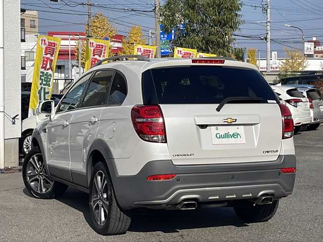 シボレー キャプティバ ラグジュアリー 愛知県 2017(平29)年 9.8万km パール ワンオーナー/ディスプレイオーディオ/バックカメラ/電動スライドサンルーフ/ルーフレール/純正１９インチアルミホイール/Bluetooth・AM・FM・USB・AUX/ETC・前後ドライブレコーダー/レザーシート/運転席パワーシート/運転席助手席シートヒーター/純正フロアマット/ヒルディセントコントロール/クルーズコントロール/ブラインドスポットモニター(BSM)/前後クリアランスソナ―/横滑り防止/電動格納ミラー/HIDヘッドライト/オートライト/フロント・リヤフォグランプ/リモコンキー/イモビライザー/新車保証書/取扱説明書