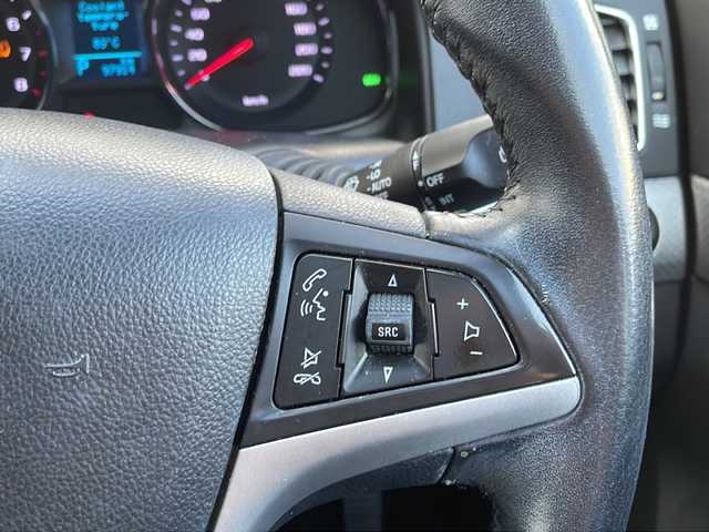 シボレー キャプティバ ラグジュアリー 愛知県 2017(平29)年 9.8万km パール ワンオーナー/ディスプレイオーディオ/バックカメラ/電動スライドサンルーフ/ルーフレール/純正１９インチアルミホイール/Bluetooth・AM・FM・USB・AUX/ETC・前後ドライブレコーダー/レザーシート/運転席パワーシート/運転席助手席シートヒーター/純正フロアマット/ヒルディセントコントロール/クルーズコントロール/ブラインドスポットモニター(BSM)/前後クリアランスソナ―/横滑り防止/電動格納ミラー/HIDヘッドライト/オートライト/フロント・リヤフォグランプ/リモコンキー/イモビライザー/新車保証書/取扱説明書