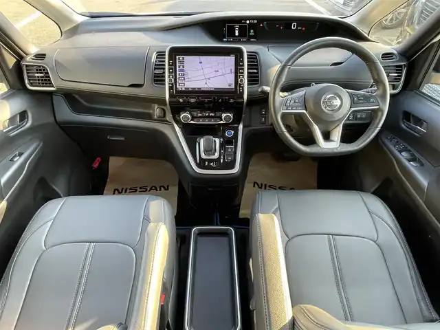 日産 セレナ e－パワー ハイウェイスター V 愛媛県 2018(平30)年 2万km ブリリアントホワイトパール 純正9型ナビ(Bluetooth/フルセグTV)/純正フリップダウンモニター/両側パワースライドドア/全周囲カメラ/純正フルエアロ/プロパイロット/クリアランスソナー/ドライブレコーダー/インテリジェントルームミラー/RS-R車高調/レザー調シートカバー/革巻ステアリング/ステアリングリモコン/ステアリングヒーター/LEDヘッドライト/電動パーキングブレーキ/AutoHold機能/現状サマー(社外AW)(225/35/R19)/タイヤ付純正AW(6部山)/純正サス有