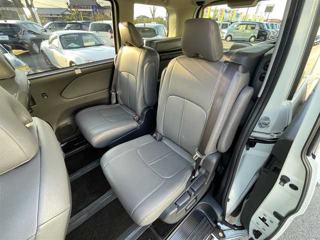 日産 セレナ e－パワー ハイウェイスター V 愛媛県 2018(平30)年 2万km ブリリアントホワイトパール 純正9型ナビ(Bluetooth/フルセグTV)/純正フリップダウンモニター/両側パワースライドドア/全周囲カメラ/純正フルエアロ/プロパイロット/クリアランスソナー/ドライブレコーダー/インテリジェントルームミラー/RS-R車高調/レザー調シートカバー/革巻ステアリング/ステアリングリモコン/ステアリングヒーター/LEDヘッドライト/電動パーキングブレーキ/AutoHold機能/現状サマー(社外AW)(225/35/R19)/タイヤ付純正AW(6部山)/純正サス有