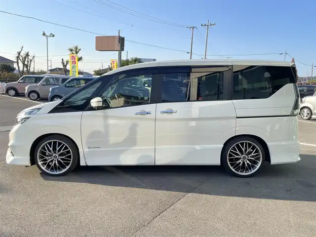 日産 セレナ e－パワー ハイウェイスター V 愛媛県 2018(平30)年 2万km ブリリアントホワイトパール 純正9型ナビ(Bluetooth/フルセグTV)/純正フリップダウンモニター/両側パワースライドドア/全周囲カメラ/純正フルエアロ/プロパイロット/クリアランスソナー/ドライブレコーダー/インテリジェントルームミラー/RS-R車高調/レザー調シートカバー/革巻ステアリング/ステアリングリモコン/ステアリングヒーター/LEDヘッドライト/電動パーキングブレーキ/AutoHold機能/現状サマー(社外AW)(225/35/R19)/タイヤ付純正AW(6部山)/純正サス有
